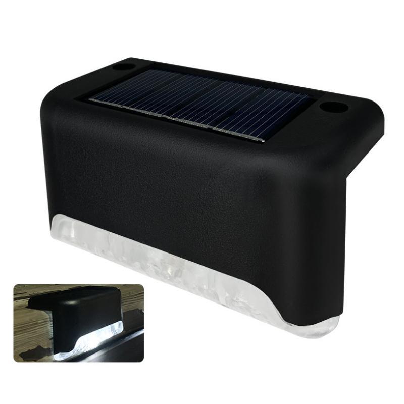 Lumières solaires pour marches extérieures – Sécurité et style (lot de 4)