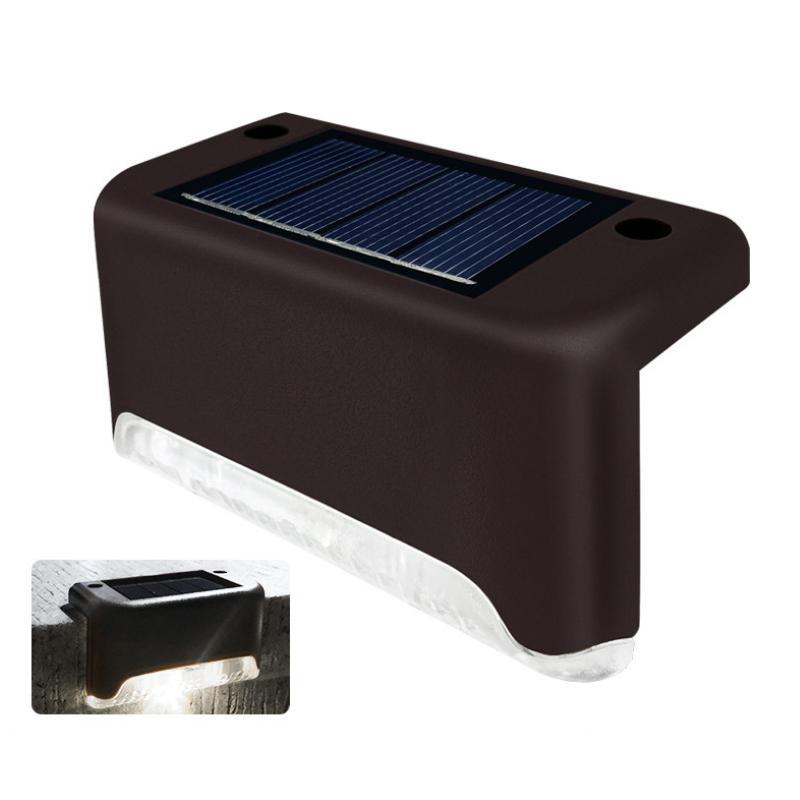 Lumières solaires pour marches extérieures – Sécurité et style (lot de 4)