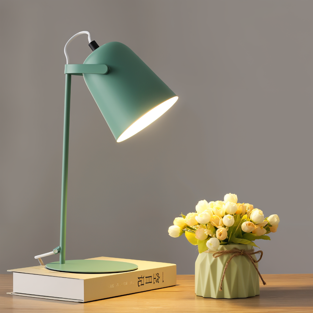 Drehbare Tischleuchte mit modernem Design