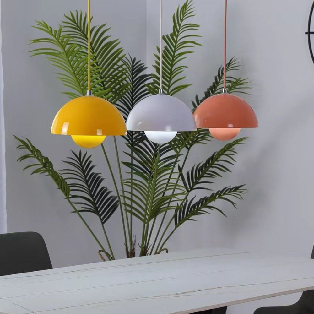 Lustre coloré en demi-cercle