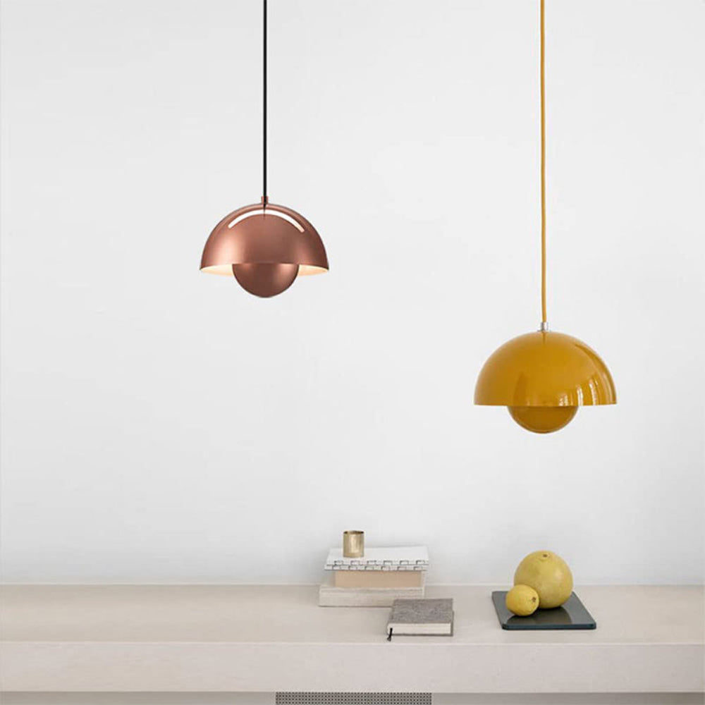 Lustre coloré en demi-cercle