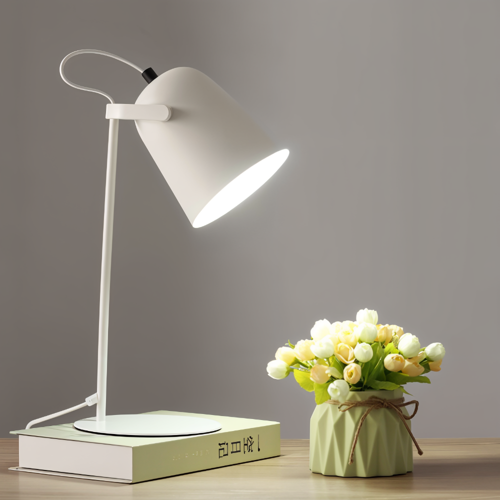 Drehbare Tischleuchte mit modernem Design