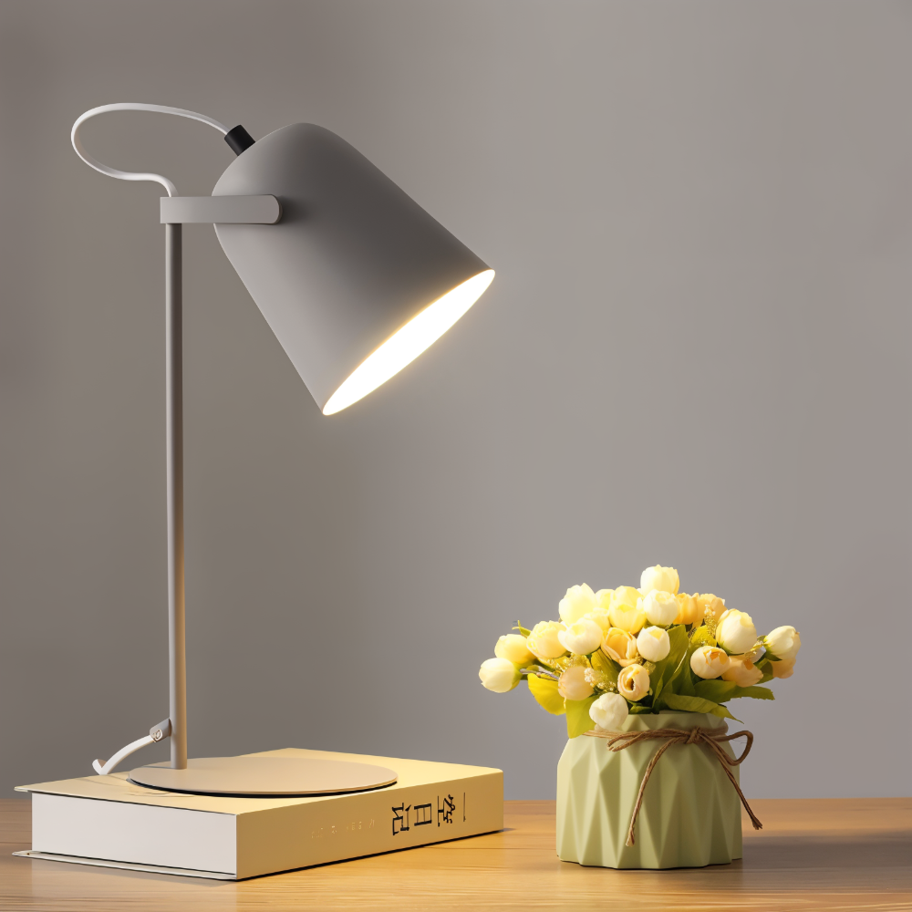 Drehbare Tischleuchte mit modernem Design