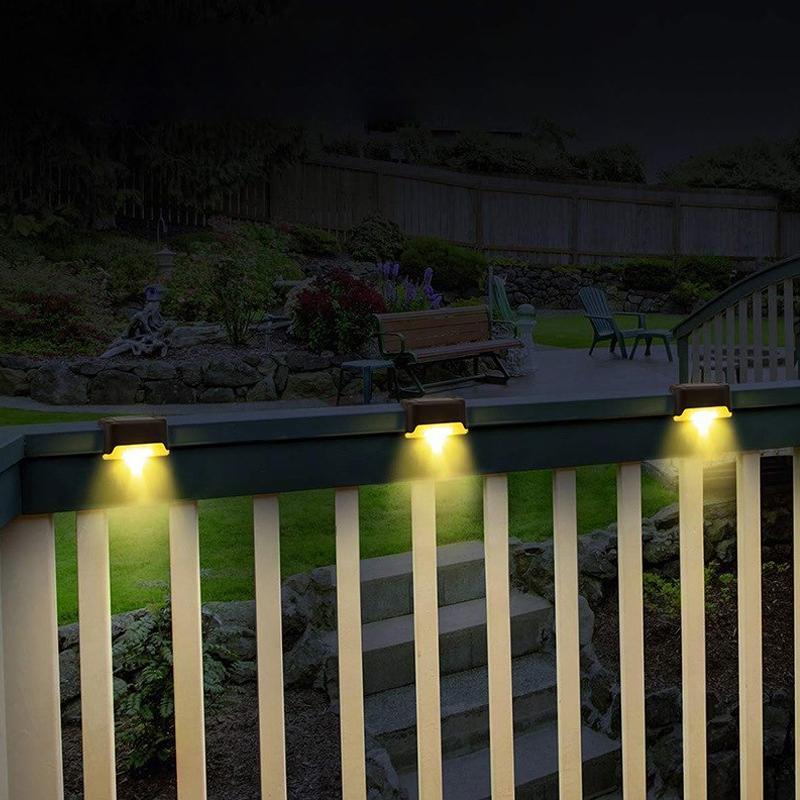 Lumières solaires pour marches extérieures – Sécurité et style (lot de 4)