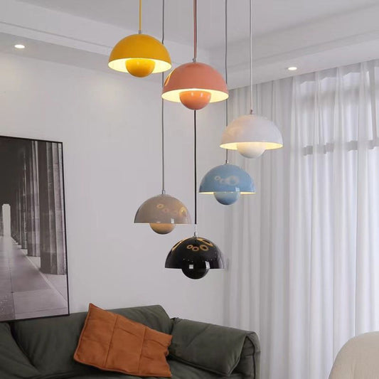 Lustre coloré en demi-cercle