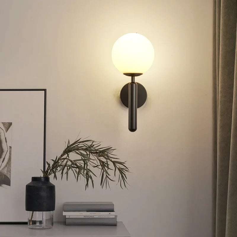 Messingkugel-Wandleuchte – Eleganz und Raffinesse