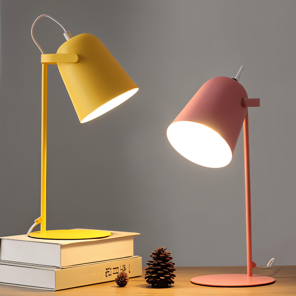 Drehbare Tischleuchte mit modernem Design