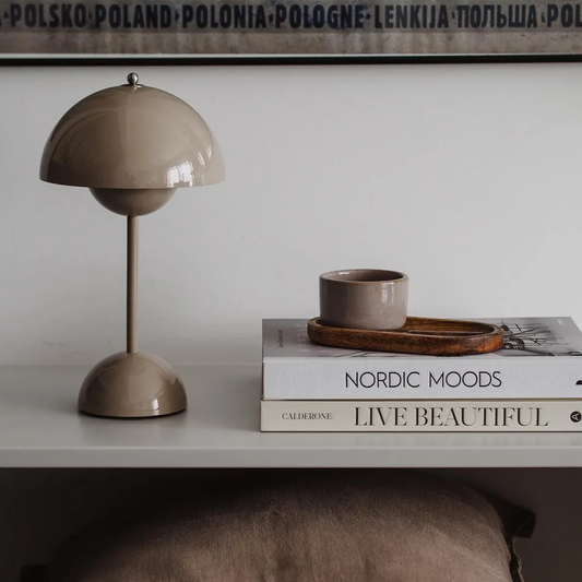 Flowerpot V2 Tischleuchte – Ikonisches Design von Verner Panton, dimmbar und kabellos