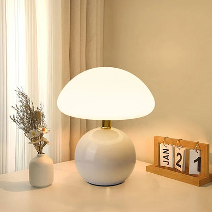 Französische Creme-Pilzlampe